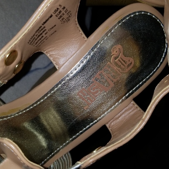 Shoes - Picture 3 of 3